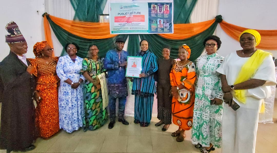 Award presentation at the NAWOJ public lecture
